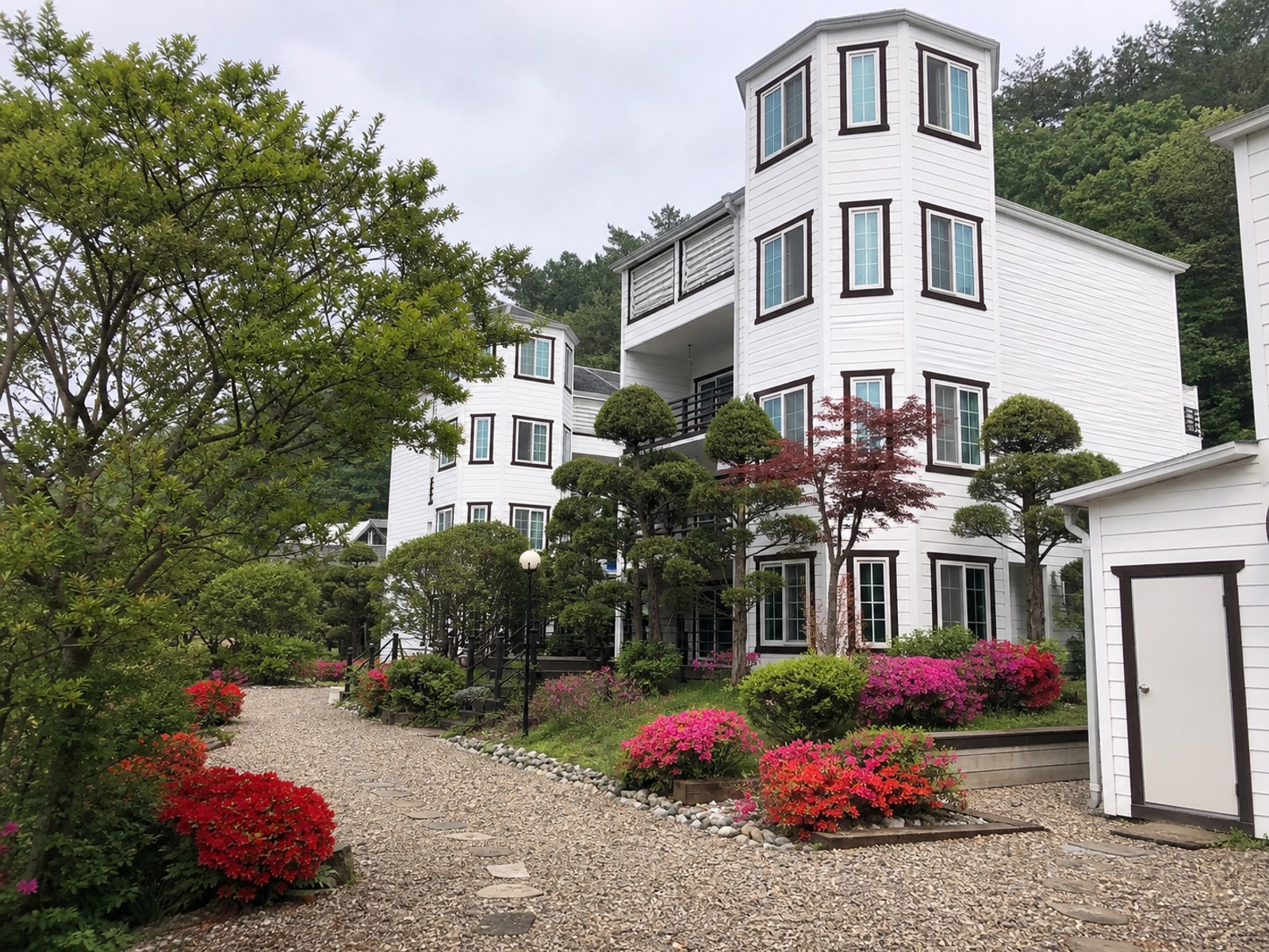 가평 운악산 출렁다리 입구 13객실 펜션 매매