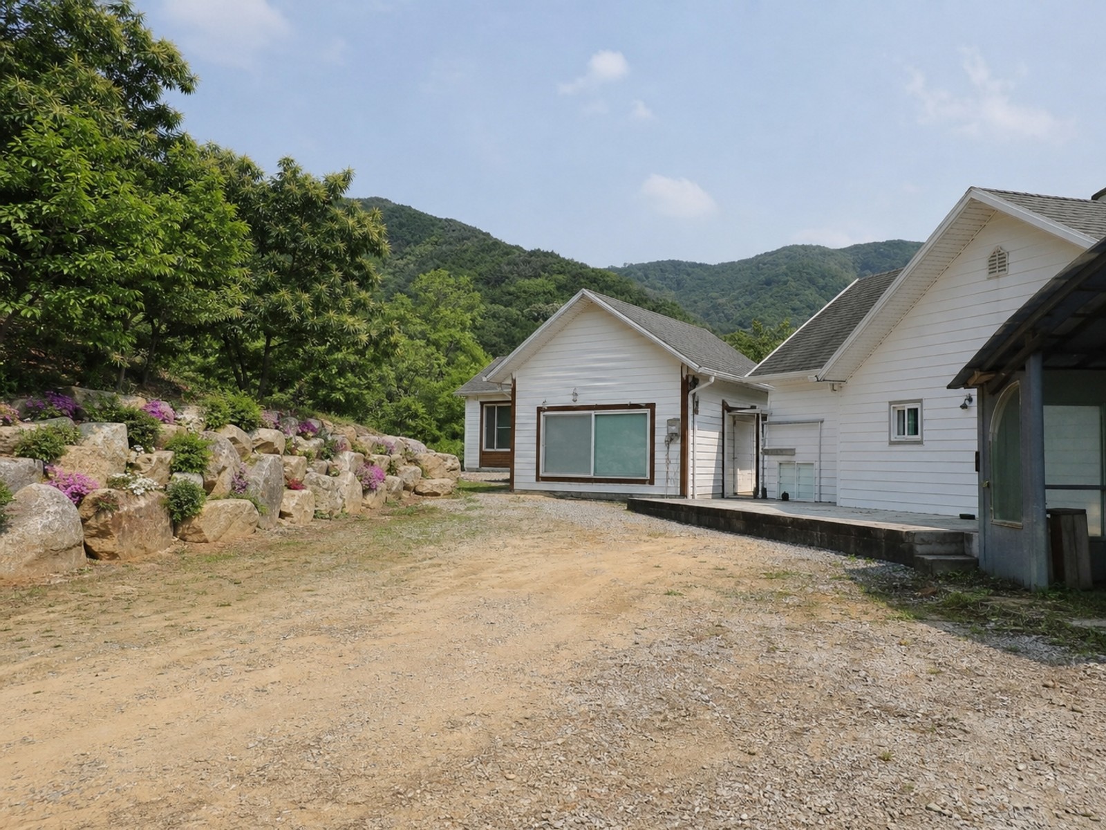 가평 청평호 인근 독채 3동 펜션 매매